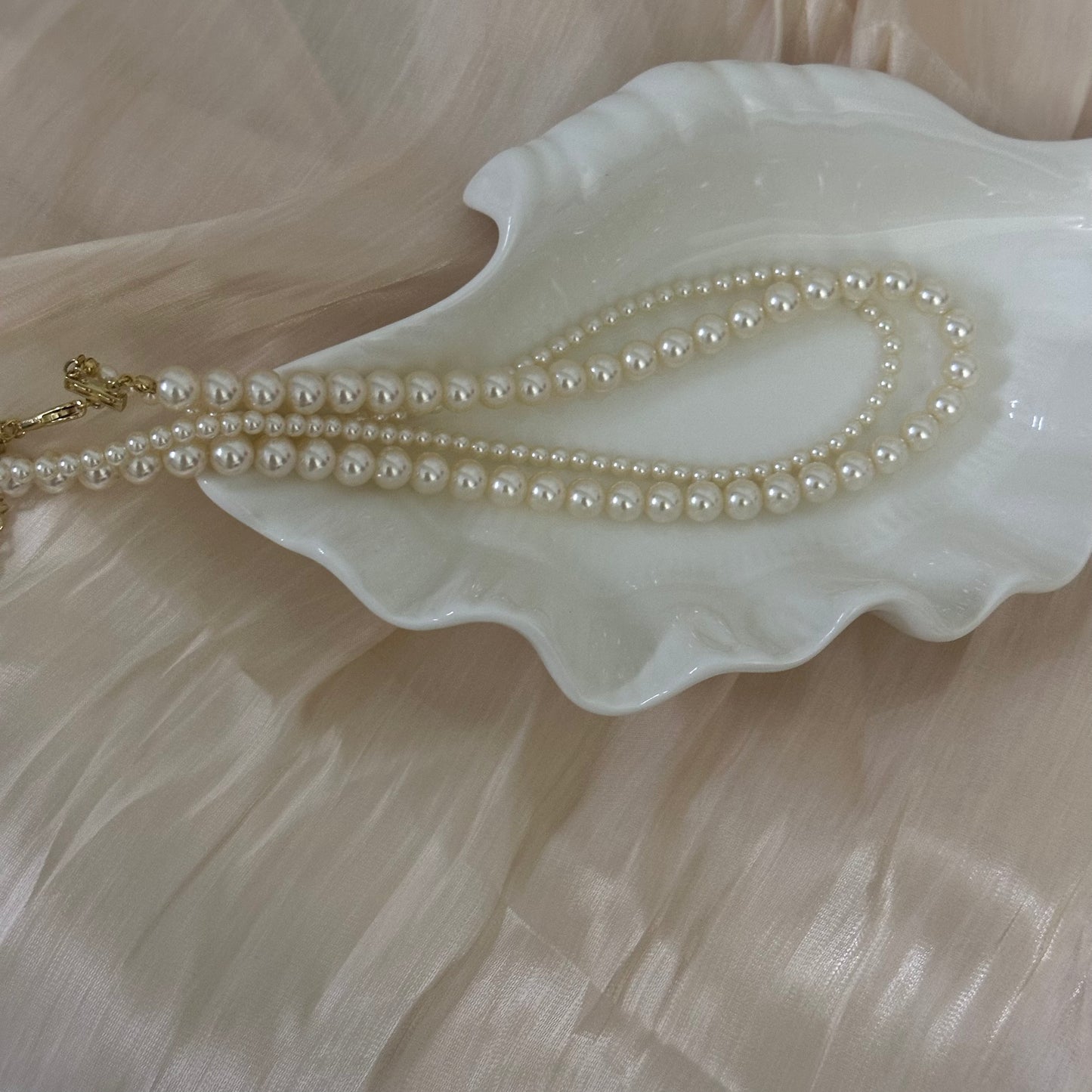 Doppelsträngige Perlenkette, 18 Karat vergoldet