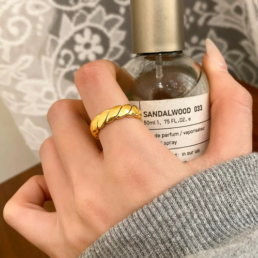 Everyday Gold Twist Ring