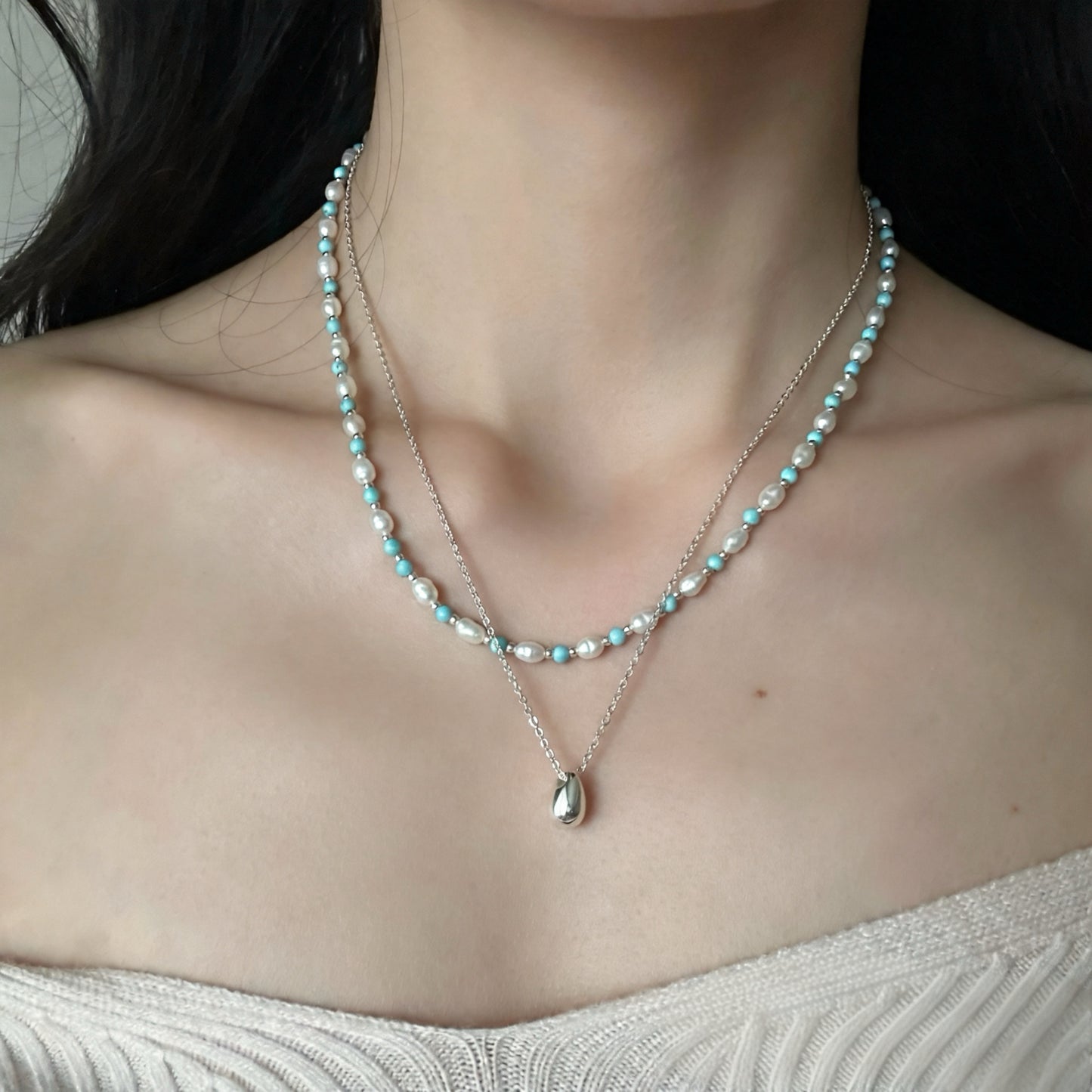 Set aus Halskette und Armband mit Süßwasserperlen und Türkis