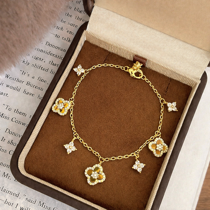 Tigeraugen-Kleeblatt-Schmuckset – Halskette und Armband, 18 Karat vergoldet