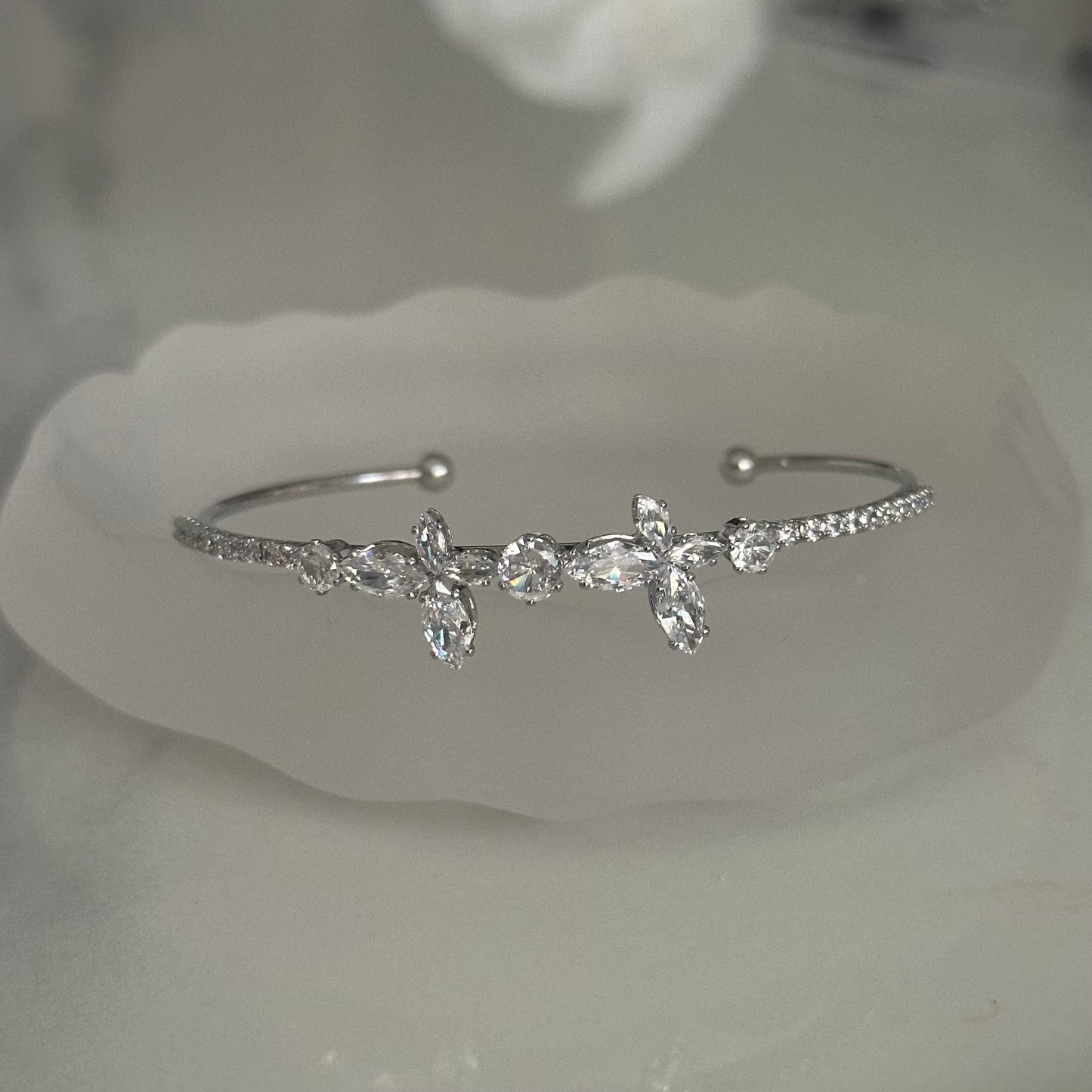 Graceful Stack - Free Mixable silver Bracelet Collection