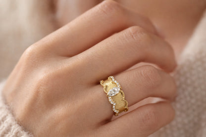 Vintage-Inspired Brushed Gold Scalloped Ring