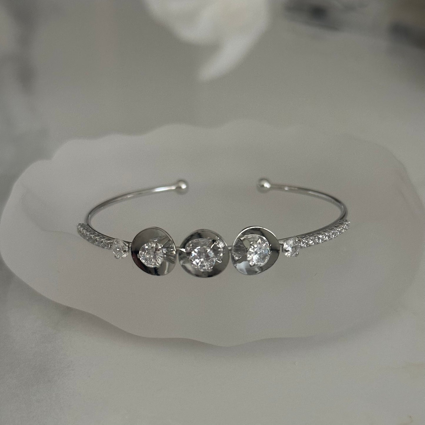 Graceful Stack - Free Mixable silver Bracelet Collection