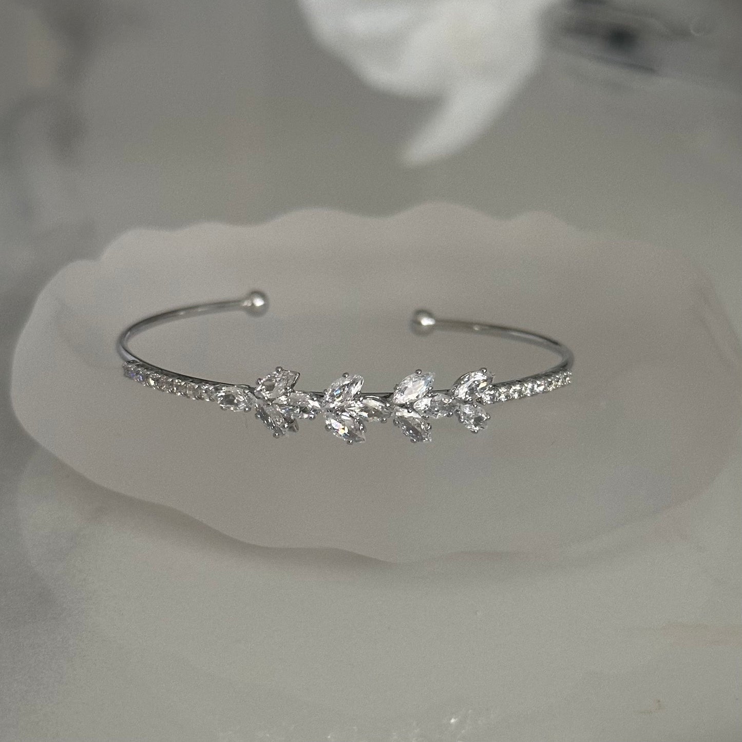 Graceful Stack - Free Mixable silver Bracelet Collection