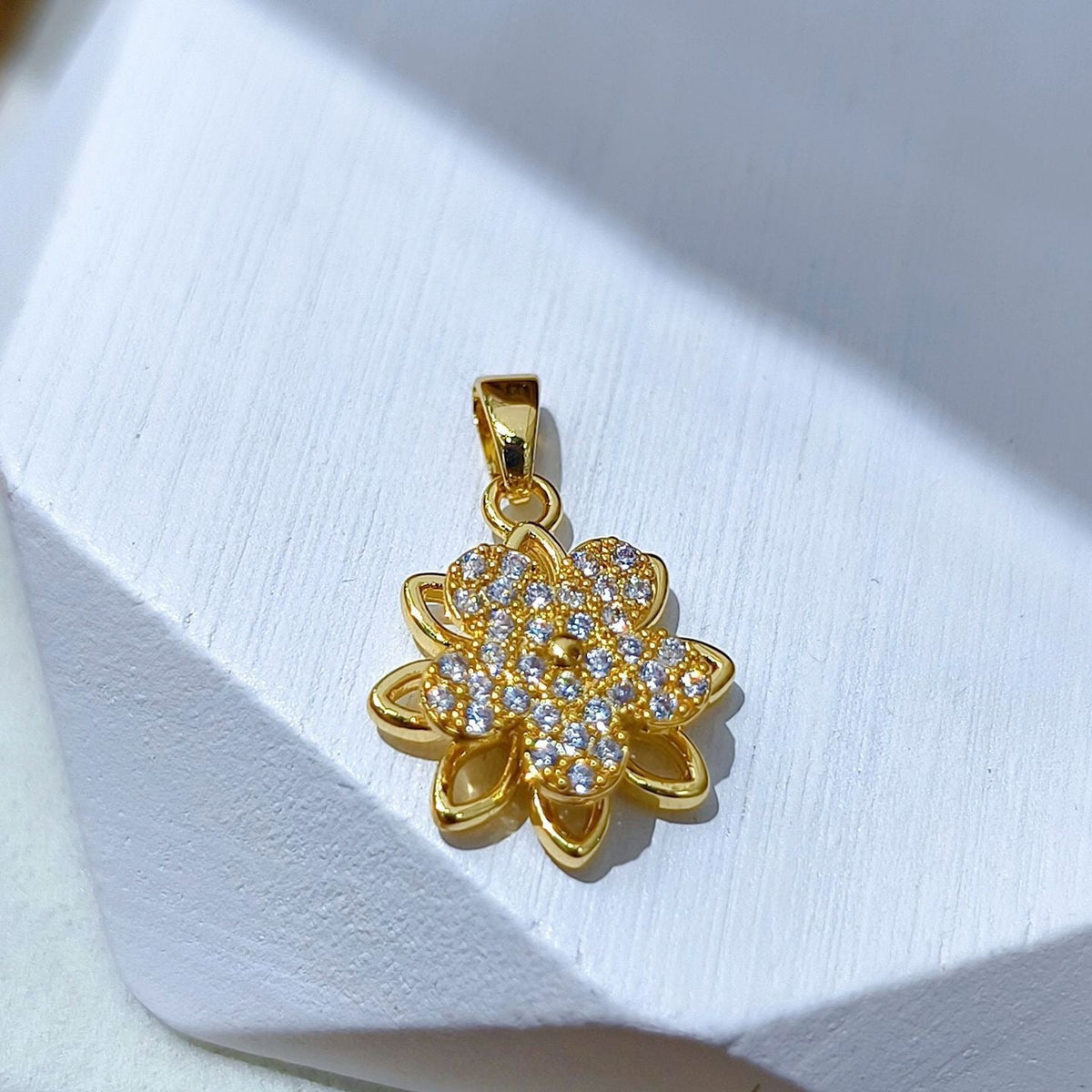Rotating Floral & Sparkle Copper Pendant Collection style 60
