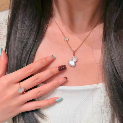 Silver Shell Outline Necklace