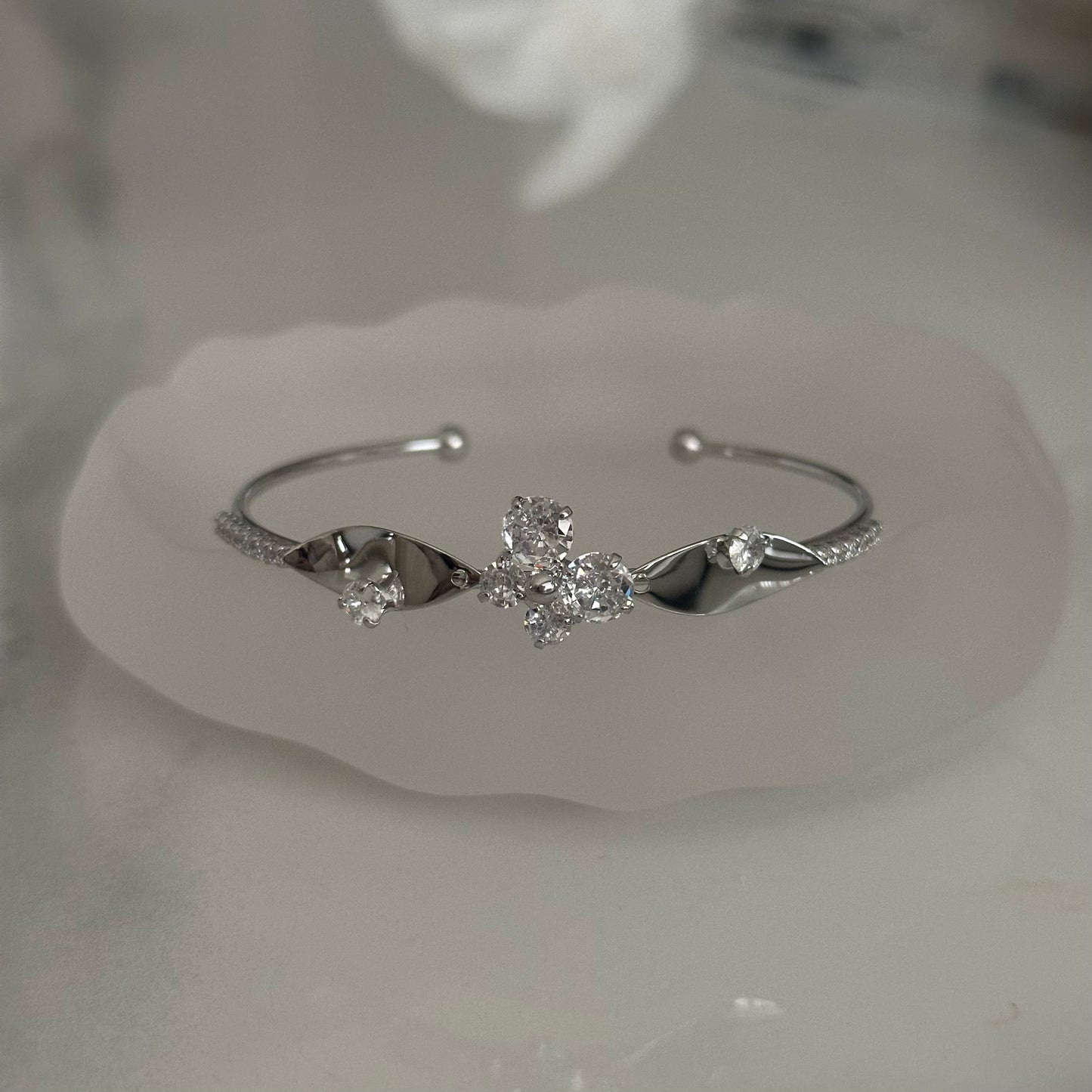 Graceful Stack - Free Mixable silver Bracelet Collection