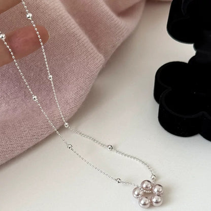 Delicate Pearl Flower Pendant Necklace