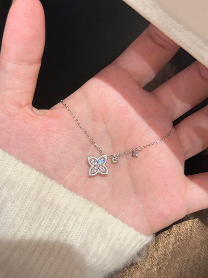 Minimal Silver Clover Necklace