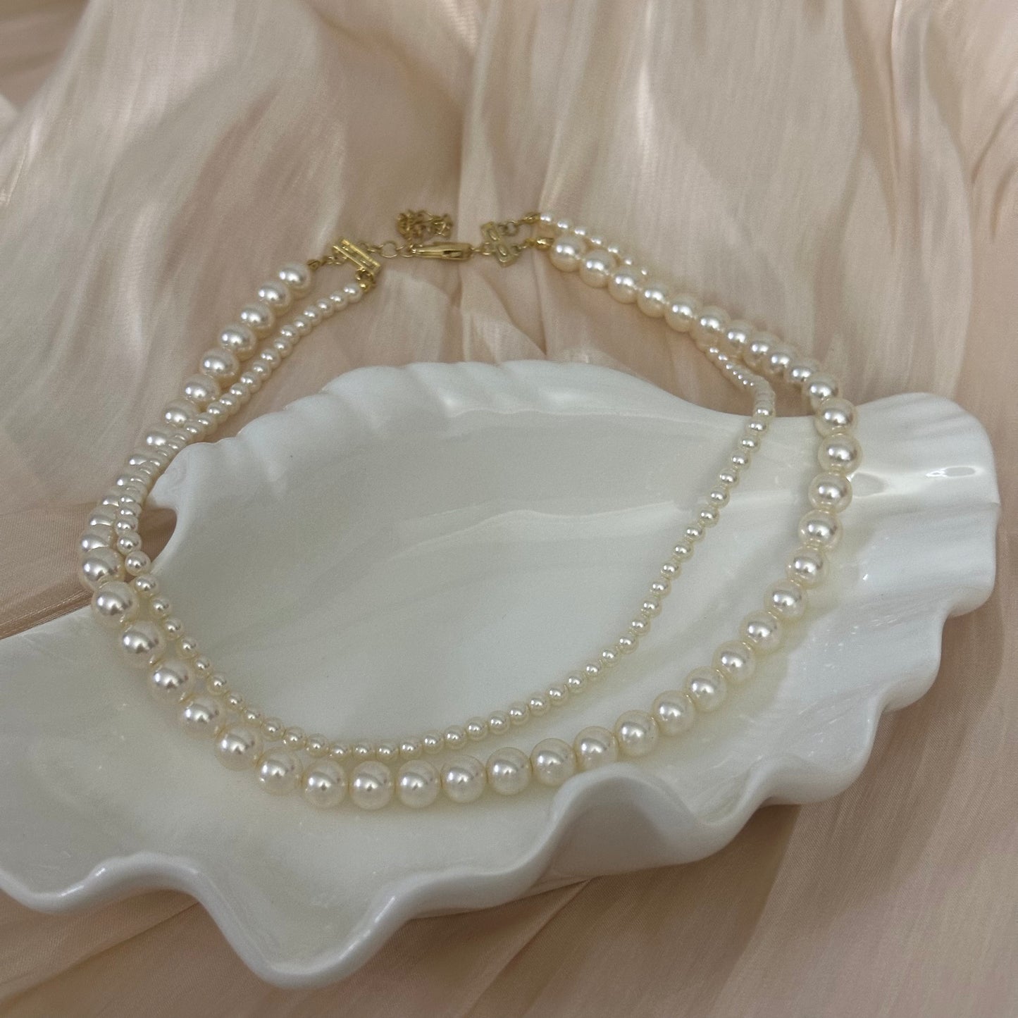 Doppelsträngige Perlenkette, 18 Karat vergoldet