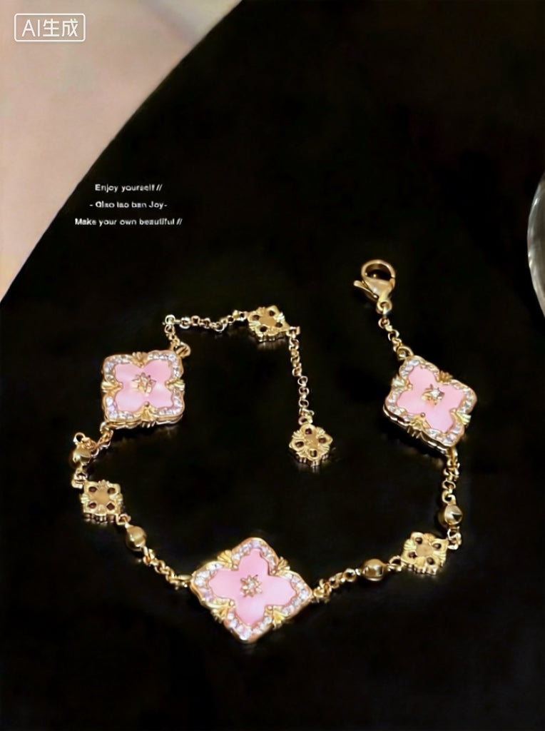 Vintage Palace Rose - Exquisite Clover- Hand-Carved Mother of Pearl Bracelet