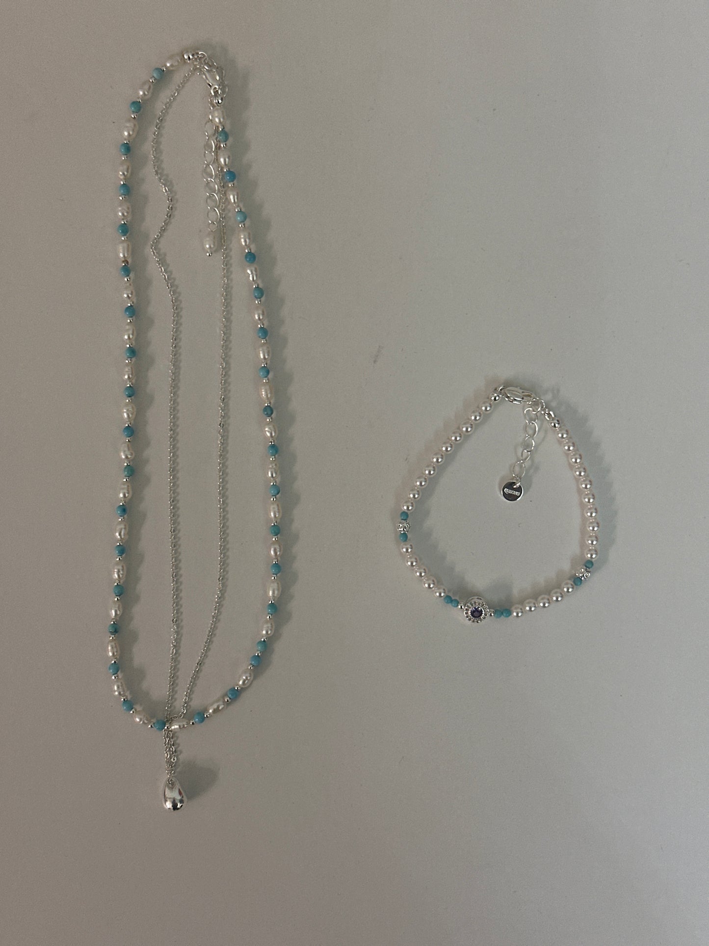 Set aus Halskette und Armband mit Süßwasserperlen und Türkis