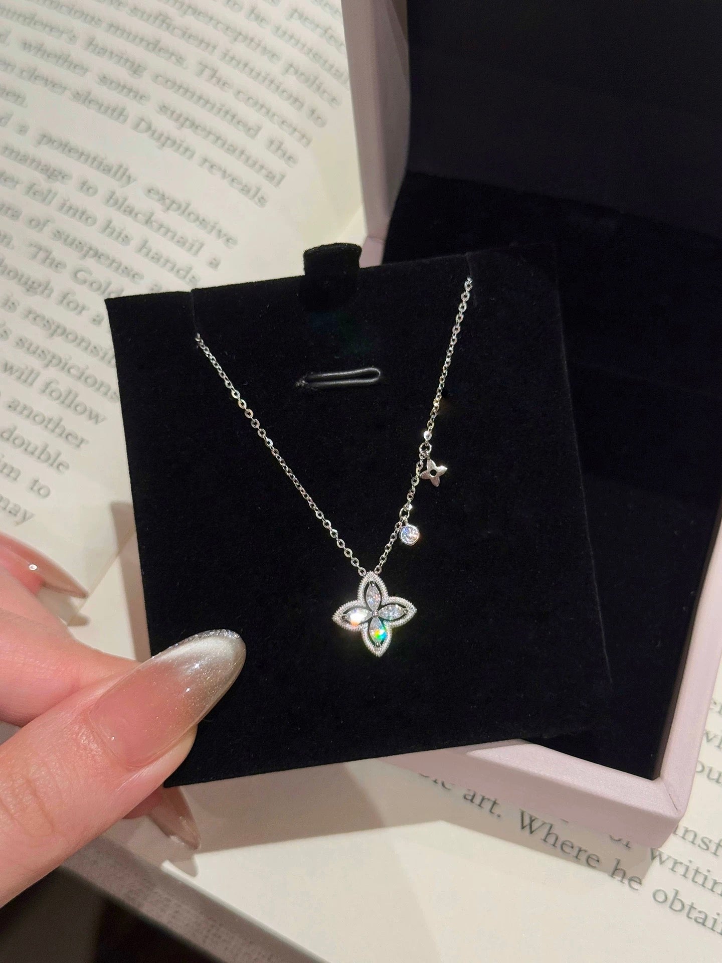 Minimal Silver Clover Necklace