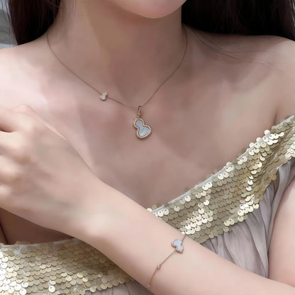 Silver Shell Outline Necklace