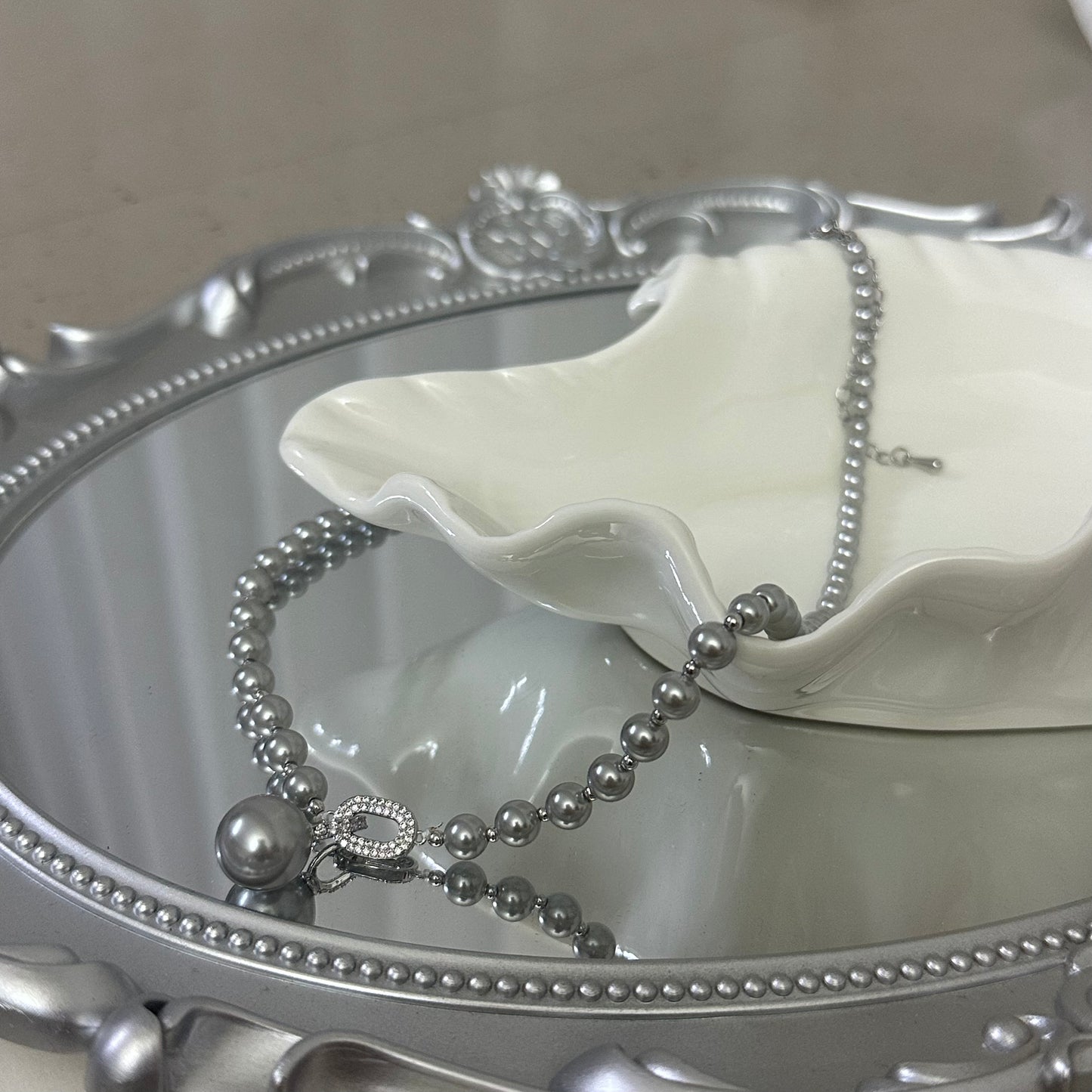 Halskette mit Anhänger aus grauer Perle in 925er Sterlingsilber