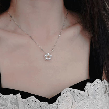 Delicate Pearl Flower Pendant Necklace