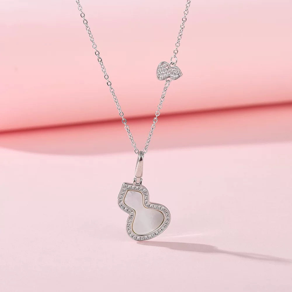Silver Shell Outline Necklace